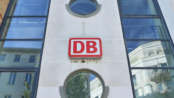 Bahn-Beschäftigte kritisieren neues Markendesign