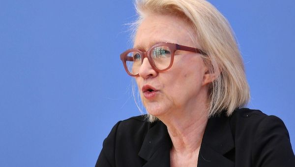 Schnitzer warnt vor Tankrabatt und Preisdeckel