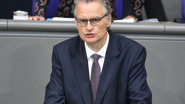 Krings fordert härtere Schritte gegen Sozialleistungsmissbrauch