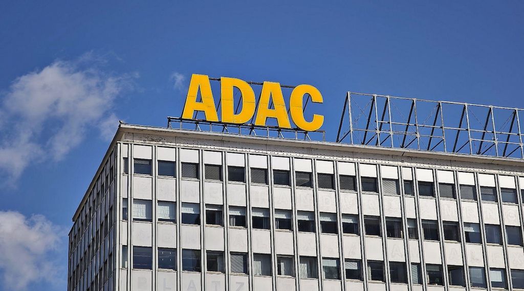 ADAC plädiert für Stromsteuersenkung als Anreiz für E-Autos
