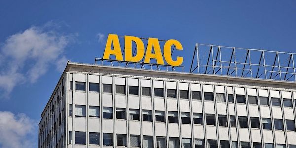 ADAC plädiert für Stromsteuersenkung als Anreiz für E-Autos