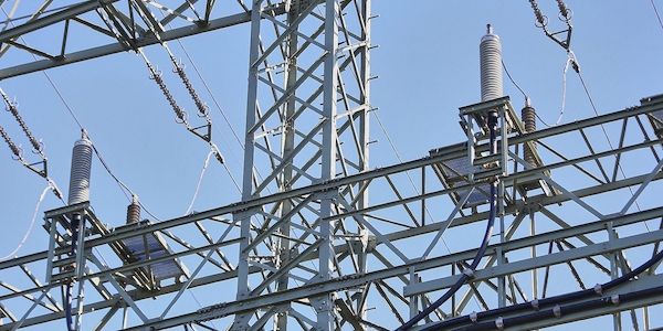 DGB will Senkung von Strom- und Mineralölsteuern