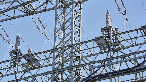 DGB will Senkung von Strom- und Mineralölsteuern