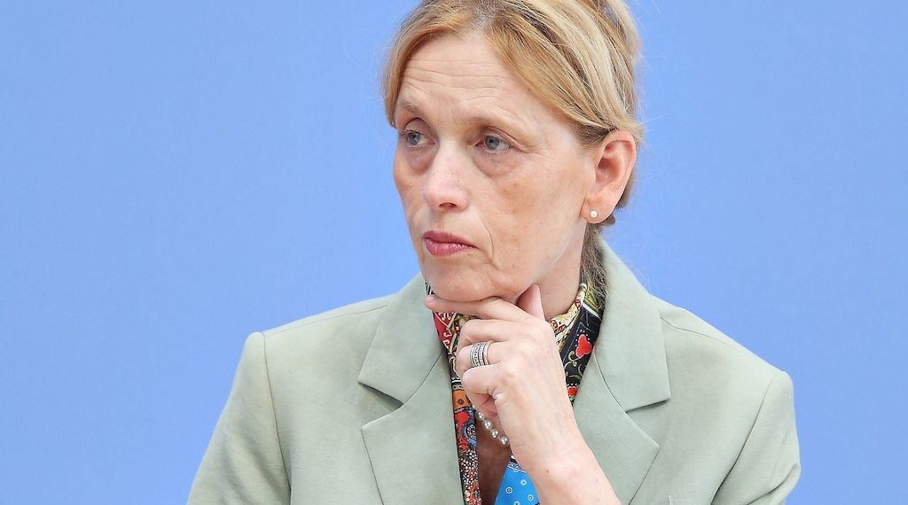 Prien kritisiert naiven Umgang mit digitalen Medien