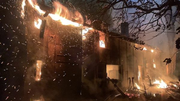 Einfamilienhaus in Dortmund-Wickede in Vollbrand