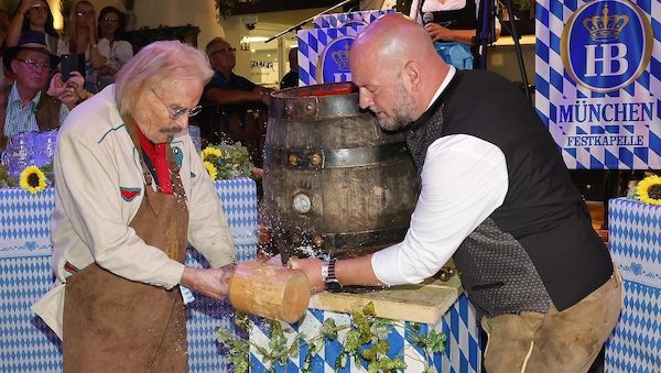 Frank Zander eröffnete Berliner-Oktoberfest im Hofbräu Wirtshaus Berlin