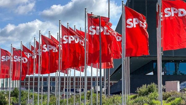 SPD-Parteiführung will Konvent im Dezember ausrichten