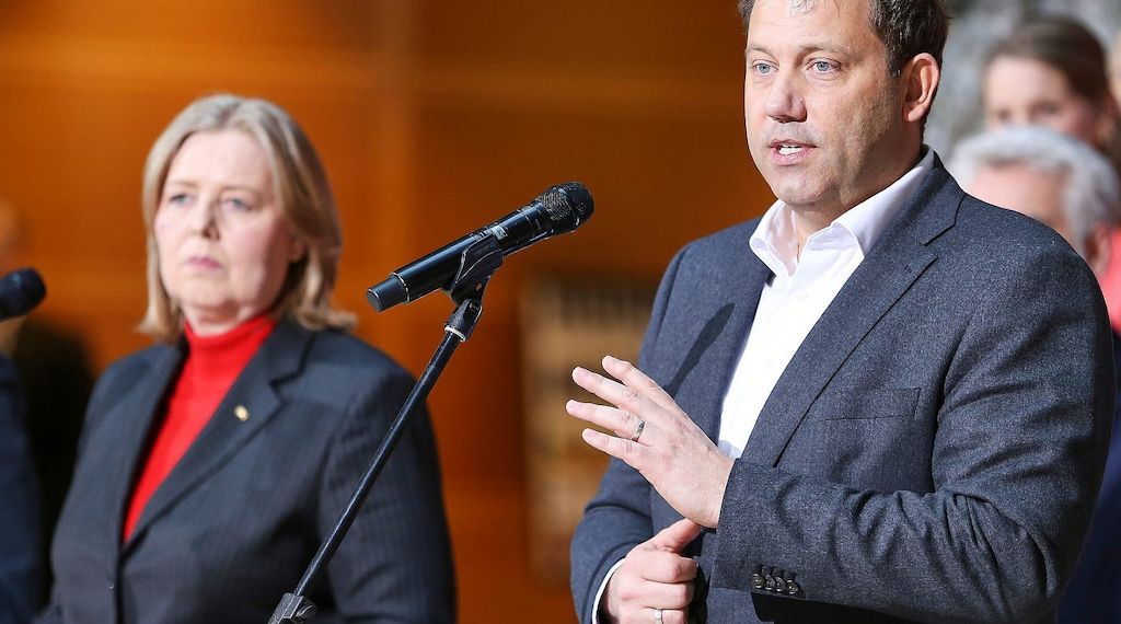 SPD-Abgeordneter Töns fordert Trennung von Partei- und Ministeramt