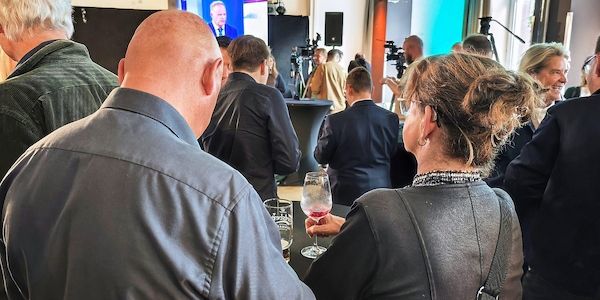 Peters tritt nach Wahl-Debakel als CDU-Chef in MV zurück