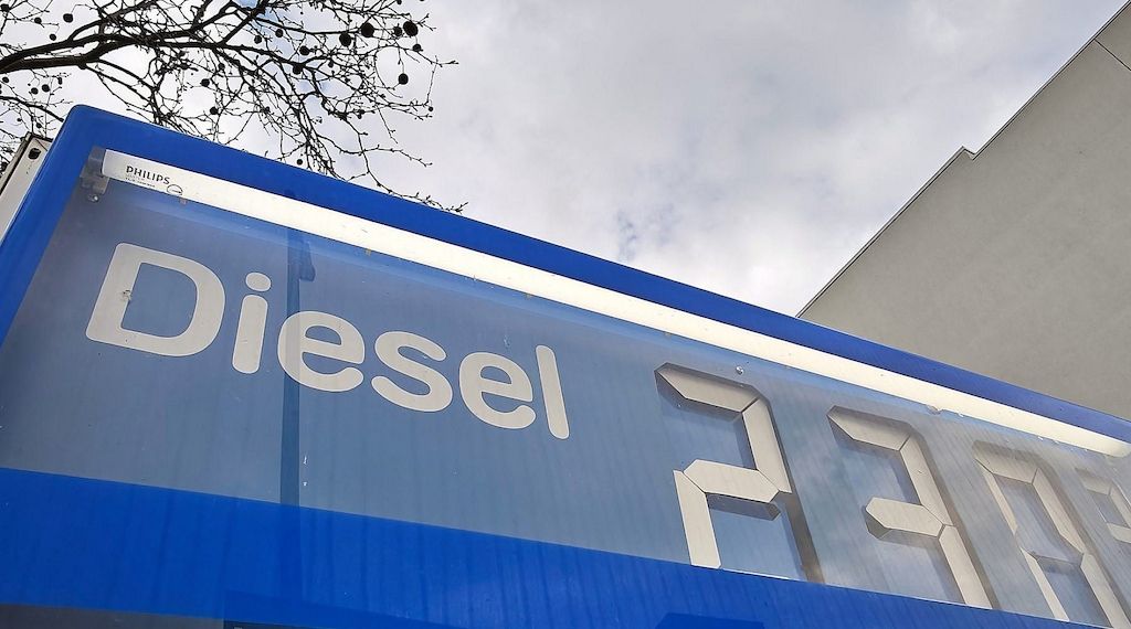 Commerzbank: Trumps Exportstopp könnte Diesel massiv verteuern