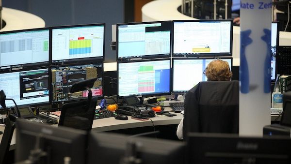 Dax lässt nach - Aktien von Beiersdorf und Hannover Rück gefragt