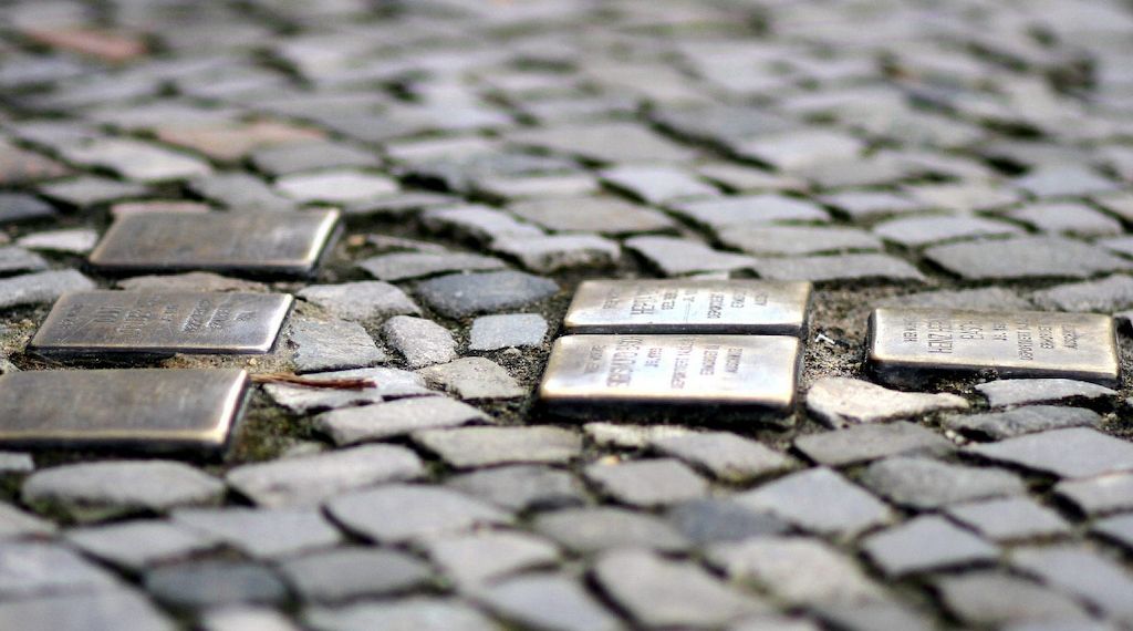 Sächsische Kleinstadt verbietet "Stolpersteine"