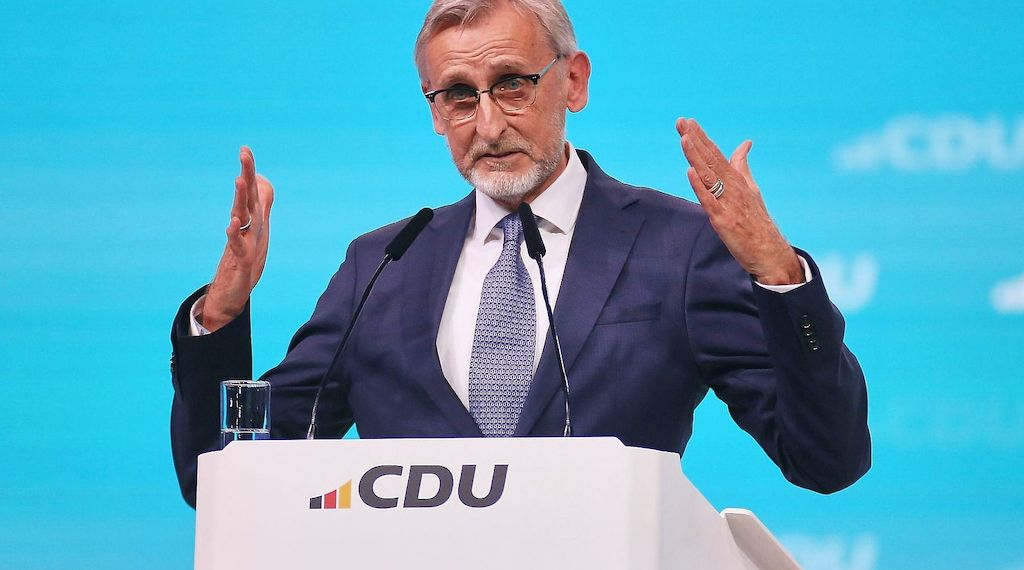 Sachsens Innenminister will Grundrecht auf Asyl abschaffen