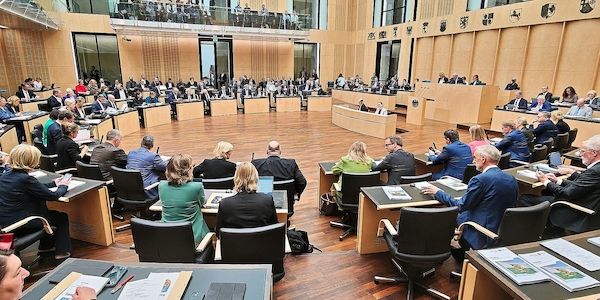 Berlin fordert verbindlichen Fahrplan für Reform der Kinder- und Jugendhilfe
