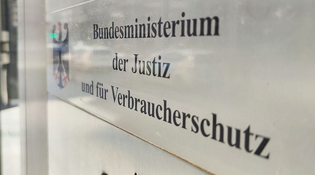 Regierung hält an Reform von Informationsfreiheitsgesetz fest
