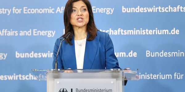 Reiche will Kampfgeist bei Reformvorhaben