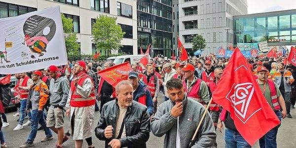 IG Metall will Politikwende gegen Sozialabbau
