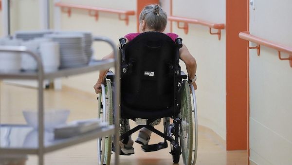 SPD will Pflegedeckel von 1.500 Euro einführen