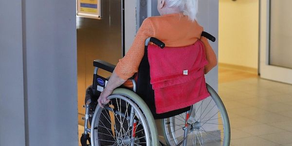 CSU fordert Ausgleich für Pflegekassen - CDA warnt vor Spargesetz