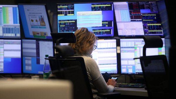 Dax gibt leicht nach - Anleihen legen weiter zu