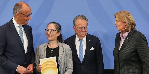 Ökonomen warnen Regierung vor Aufschnüren der Rentenreform