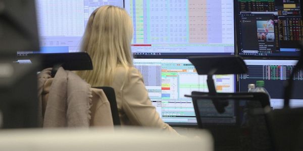 Dax lässt deutlich nach - Anleihen legen weiter zu