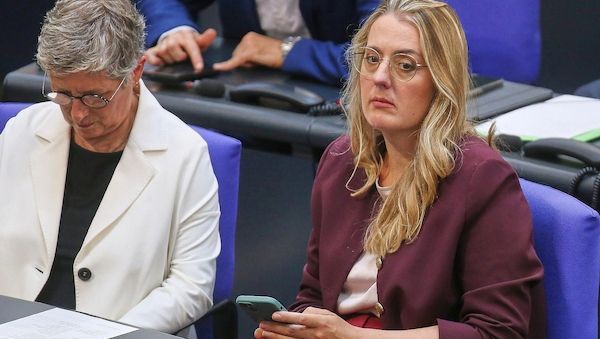 Grüne erklären bisherige Strategie gegen AfD für gescheitert