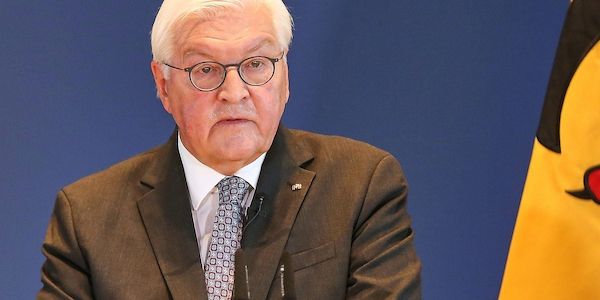 Steinmeier sieht Extremismus als Gefahr für innere Einheit