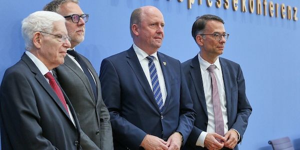 Gutachten: Leugnung des Existenzrechts Israels straffähig