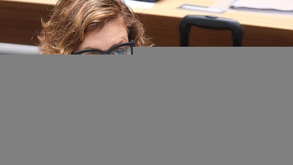Berliner Senatorin Czyborra gratuliert Hegemann zum Medizin-Nobelpreis