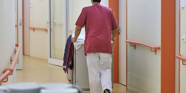 Studie: Jeder zweite Pflegebedürftige bekommt Medikamente falsch