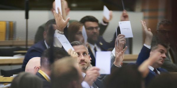 Sachsen-Anhalt: Pantisano wirft CDU "blau-schwarzes Kartell" vor