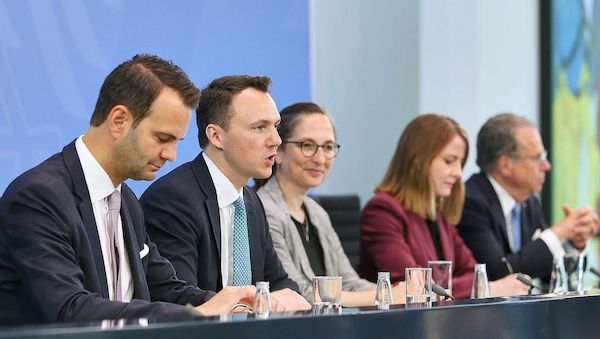 Linke kritisiert Zusammensetzung von Rentenkommission