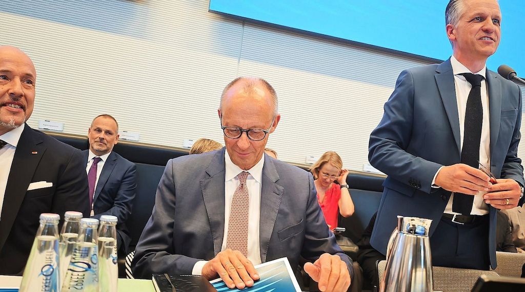 Drohung gegen Rot-Rot-Grün: Reichinnek wirft Union "Bigotterie" vor