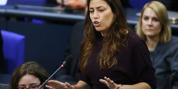 Linken-Politikerin Köktürk droht CDU-Abgeordnetem mit Anwalt