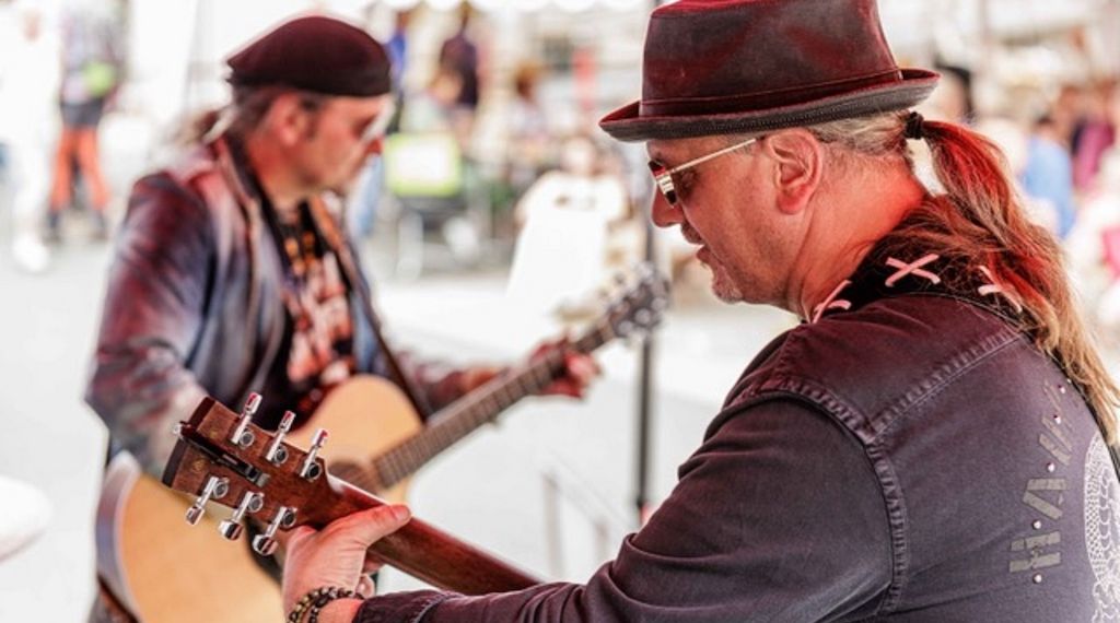 Live-Musik im Café Pauline, wenn Ossternhagen & Kulle das Paulikloster in Brandenburg an der Havel verzaubern