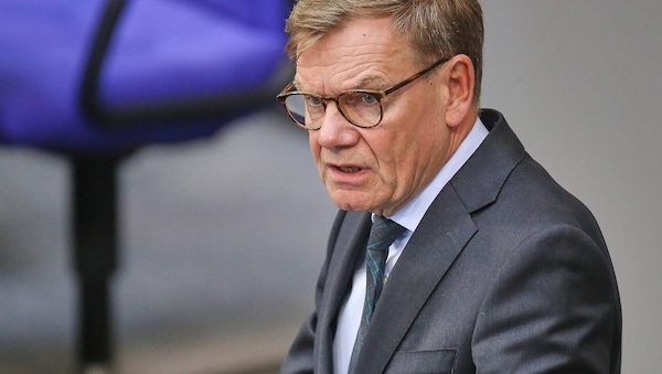 Wadephul fordert Aufklärung von Russland nach Pest-Verdacht