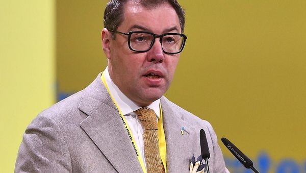 Ukraine-Botschafter kritisiert Schröder für Besuch bei Putin
