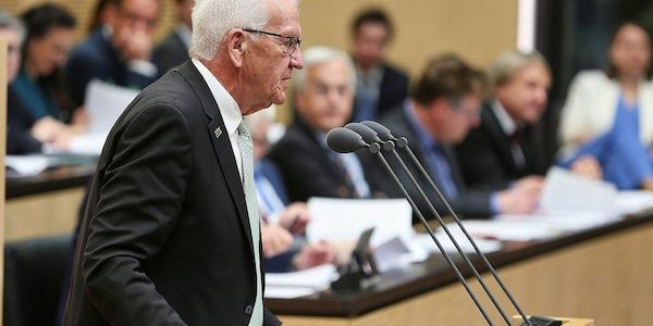 Kretschmann hält Demokratie in Deutschland für enorm gefährdet