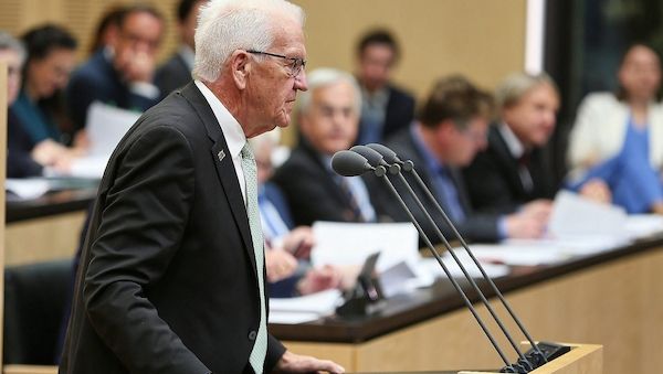 Kretschmann hält Demokratie in Deutschland für enorm gefährdet