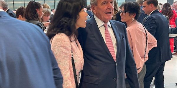 SPD-Landeschefs drängen auf Ausschluss von Schröder