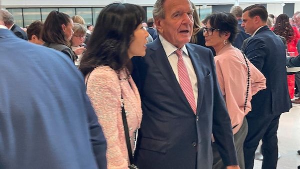 SPD-Landeschefs drängen auf Ausschluss von Schröder