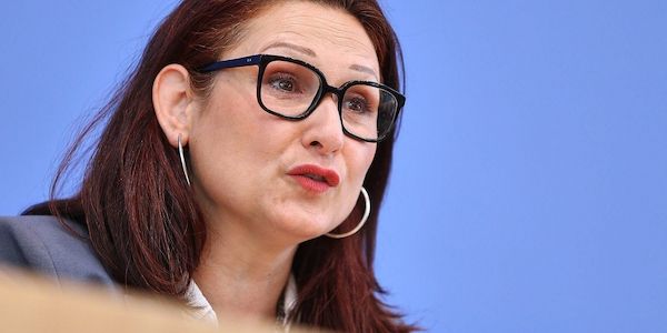 Ataman drängt auf Maßnahmen gegen Diskriminierung in Wechseljahren