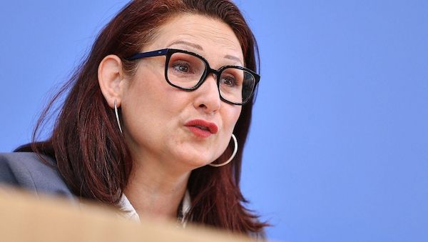 Ataman drängt auf Maßnahmen gegen Diskriminierung in Wechseljahren