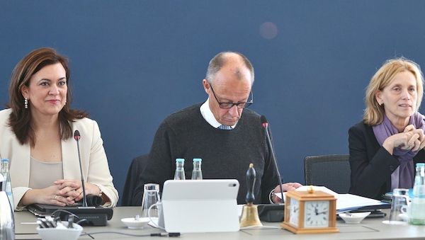 Forsa: Union bleibt im Umfragetief