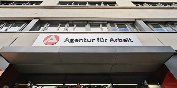 Arbeitsmarktforscher schlägt Abfindungen für Jobwechsel vor