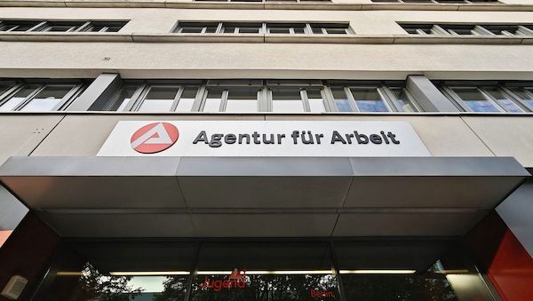 Arbeitsmarktforscher schlägt Abfindungen für Jobwechsel vor