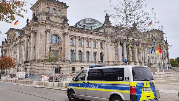 Klöckner: Bundestag zunehmend externen Gefahren ausgesetzt