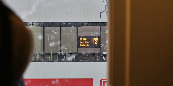 Zigarette im ICE löst Brandmeldealarm und Schnellbremsung bei Stuttgart aus