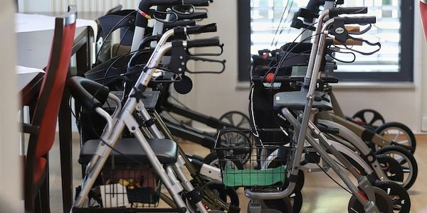 GKV-Chef drängt bei Pflegekommission auf schnelle Gesetzgebung
